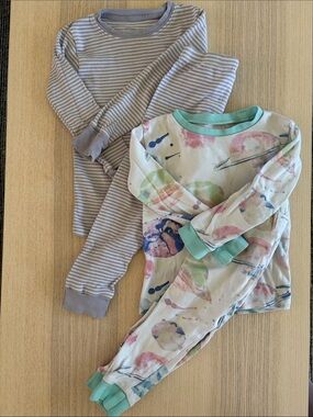 Long sleeve and pants pjs set of 2